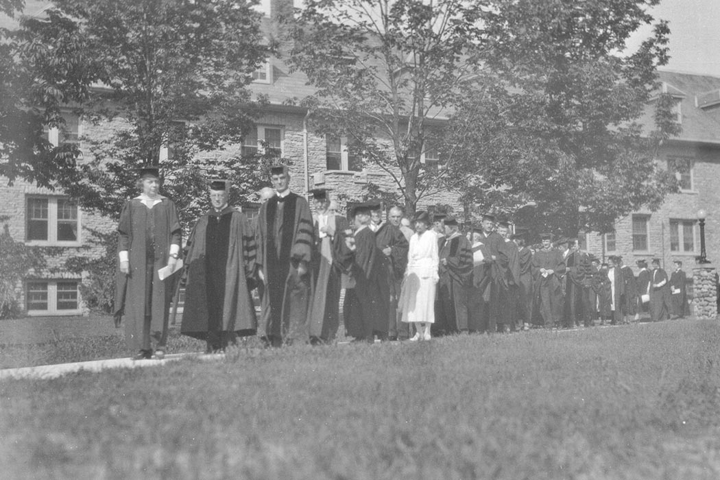 "Western College Commencement procession 1932 (3195482392)" by Snyder, Frank R.Flickr: Miami U. Libraries - Digital Collections - https://www.flickr.com/photos/muohio_digital_collections/3195482392/. Via Wikimedia Commons