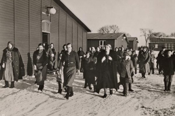 The great resettlement of the ethnic Germans from the East began its second phase. Following the Baltic Germans, well over 100,000 Volhynian Germans came back into the Reich. The men started the trek to the new settlements, while the women and children found a caring reception in the large transit camps.