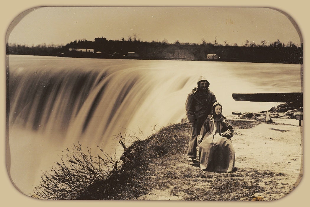 Old photo of a couple at Niagra