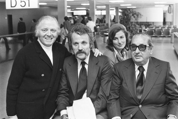 Richard Attenborough, William Goldman and Joe Levine, 1975