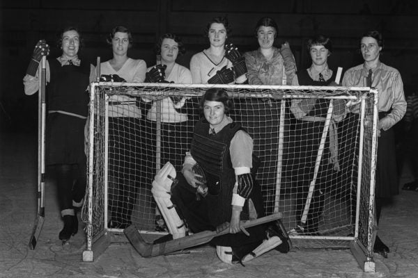 A women's hockey team, 1931