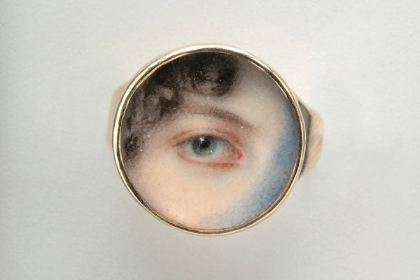 Ring with a photograph of an eye inside its setting