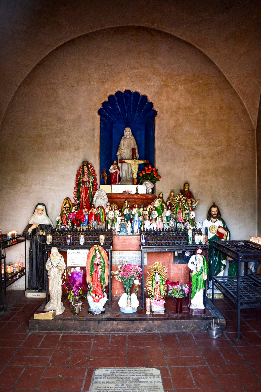 Shrine, Mission San Xavier del Bac, Arizona, USA