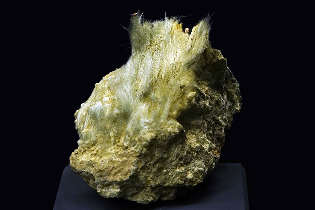 Tremolite asbestos