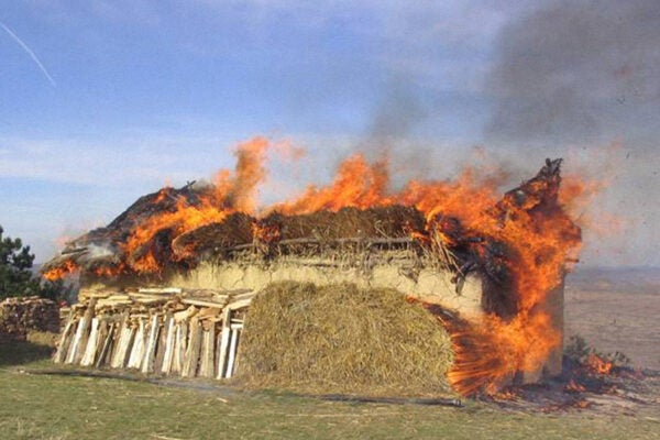 Recreation of a Cucuteni-Trypillian house burning