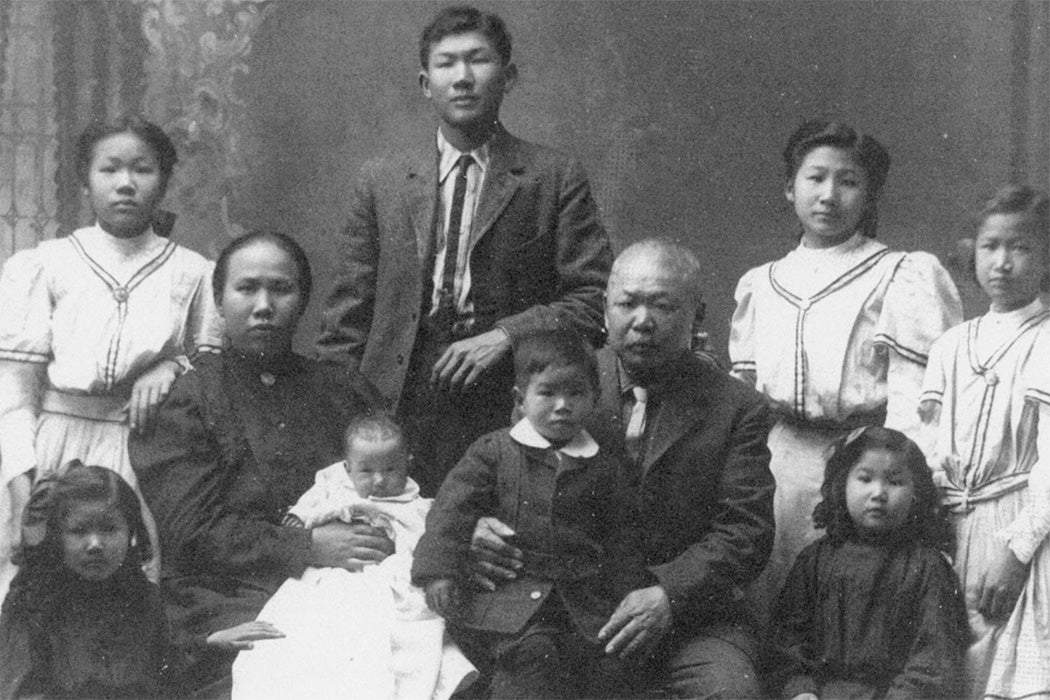 Lee Kwong family photo, ca. 1907. Standing (l.-r.): Aurelia, Percy, Carmen, and Luisa. Seated (l.-r. ): Concepcion, Lai Ngan, Teresa, Frank, Lee Kwong, and Marian.