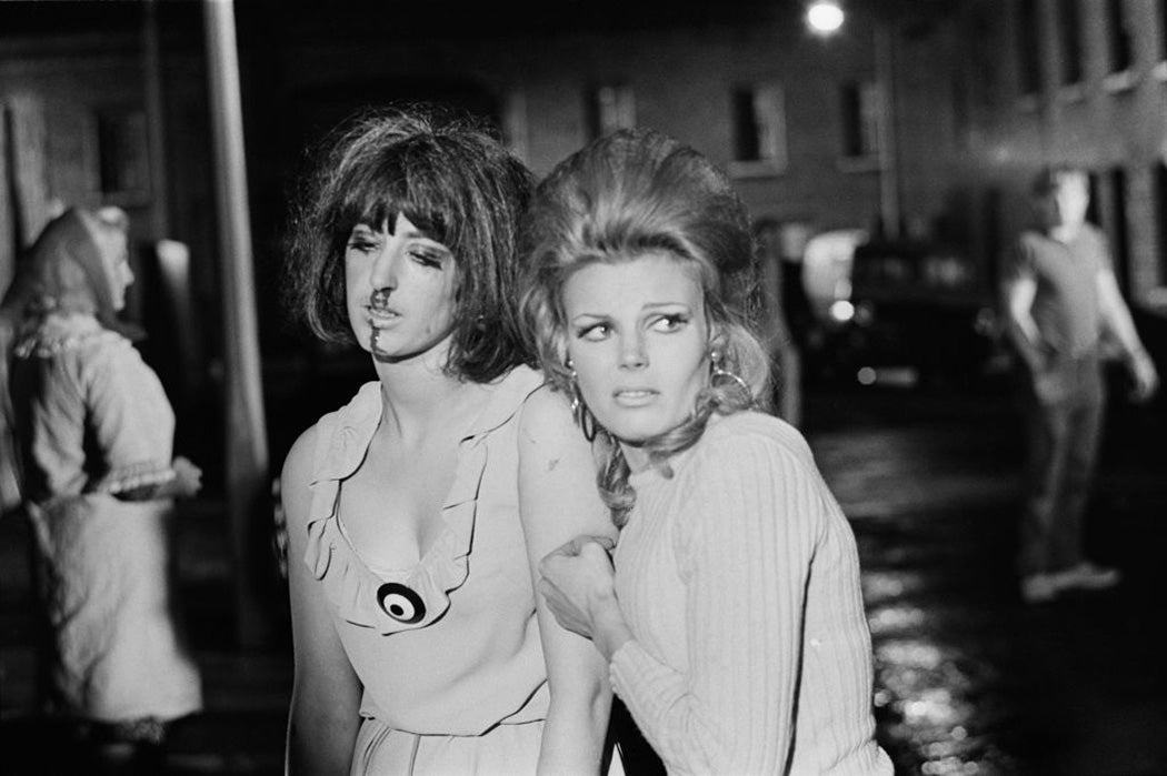British actresses Maureen Lipman as 'Sylvie' and Linda Cole as 'Pauline' on the set of British film ' Up the Junction', 1967.