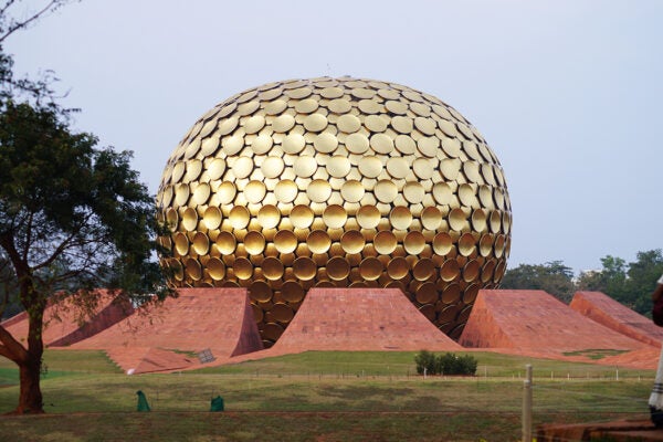 Source: https://commons.wikimedia.org/wiki/File:Matrimandir_Auroville_Pondicherry.jpg