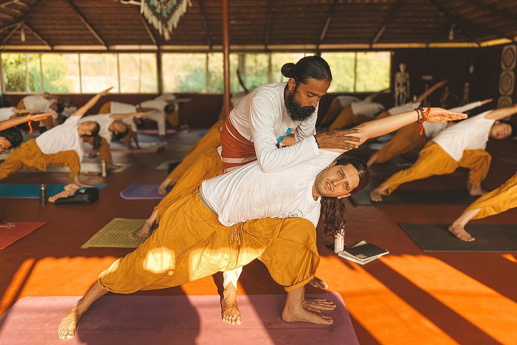 Source: https://commons.wikimedia.org/wiki/File:Yoga_classes_Soham_Yoga_.jpg