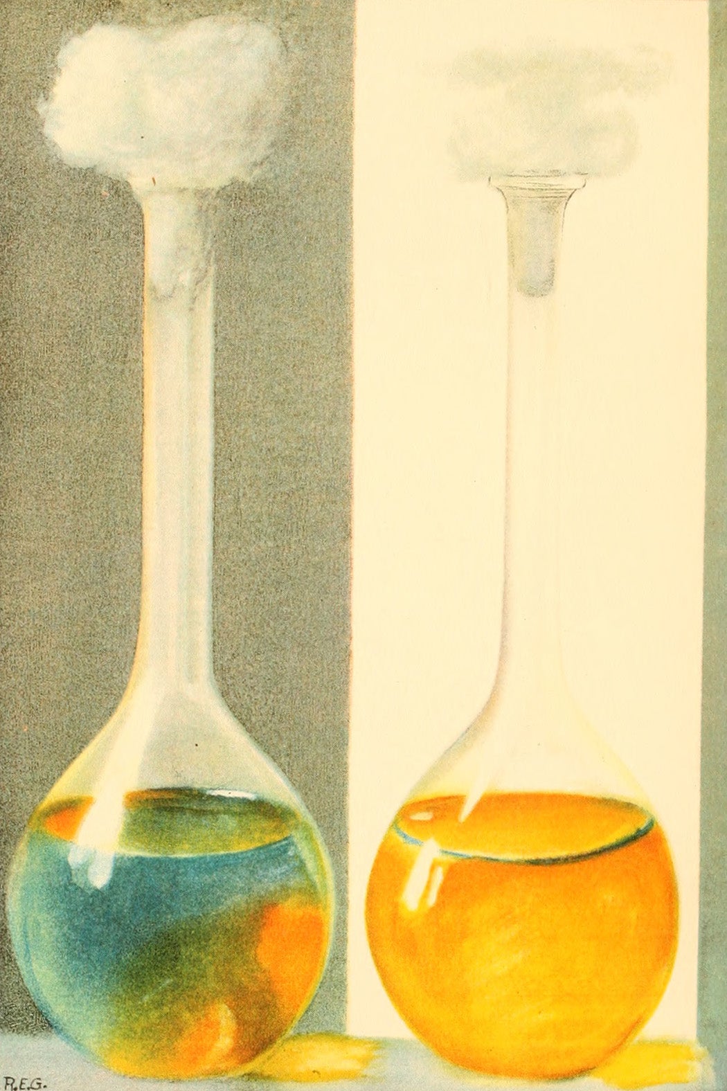 Extracts of Lignum nephriticum wood against the light and against a dark background