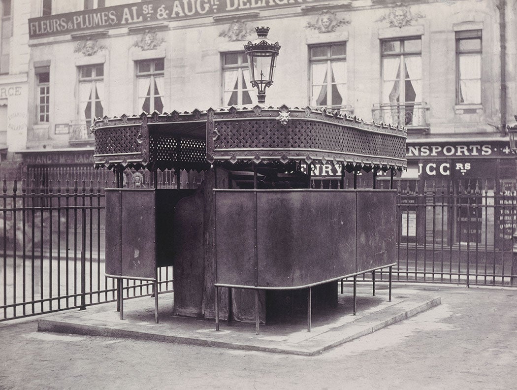 Enclosed six-stall urinal, Jardin de la Bourse, Place de la Bourse, 2nd arrondissement, Paris, circa 1865